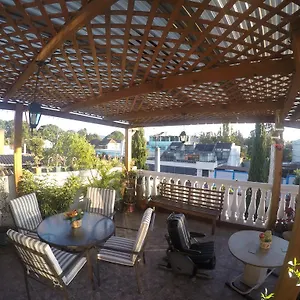 https://marianas-petit-hotel.guatemalaantiguahotels.com